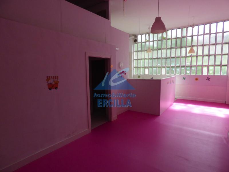 Lonja comercial junto al Karmelo